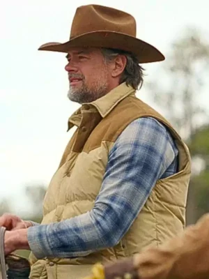 Ransom Canyon S01 Josh Duhamel Beige Puffer Vest